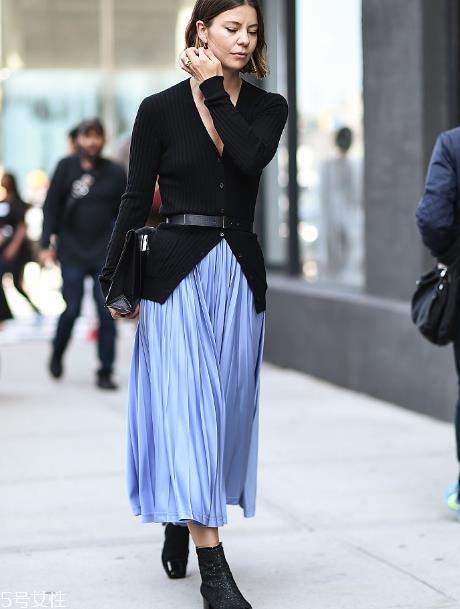 半身裙配什么上衣？既暖又显瘦的穿搭推荐