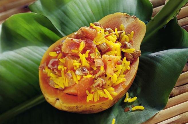 黄木瓜可以直接生吃吗 黄木瓜硬的能不能吃 黄木瓜可以直接生吃吗 黄木瓜硬的能不能吃