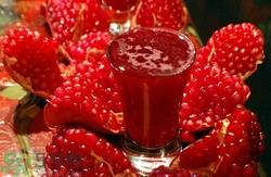 石榴汁可以敷脸吗?石榴汁敷脸的功效有哪些 石榴汁可以敷脸吗?石榴汁敷脸的功效有哪些