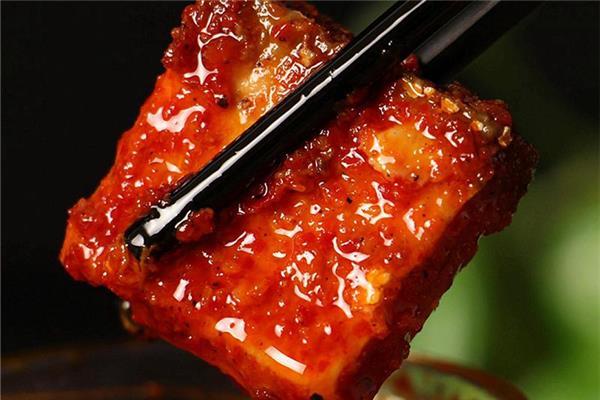 腐乳用老豆腐还是嫩豆腐 腐乳要发酵到什么程度 腐乳用老豆腐还是嫩豆腐 腐乳要发酵到什么程度