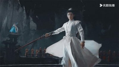 ​一出现就抢婚，他什么来头？