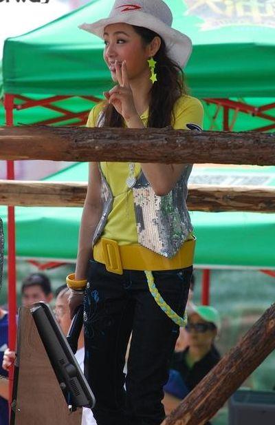 湖南卫视智勇大冲关女主持人(湖南卫视智勇大冲关女主持人是谁)