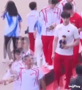 奥运团香港名场面:霍启刚被吓一跳,前“警察一哥”也追星!