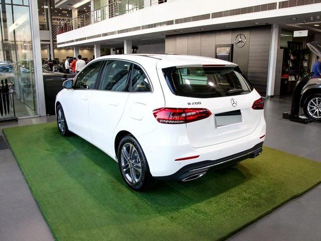 试驾奔驰B200，谈谈它的使用感受和车身配置！-