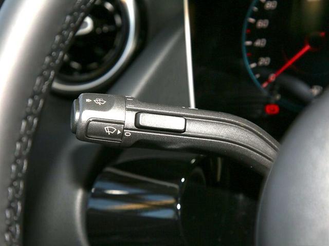 试驾奔驰B200，谈谈它的使用感受和车身配置！-