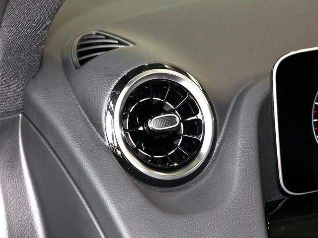 试驾奔驰B200，谈谈它的使用感受和车身配置！-