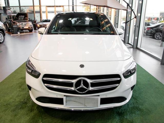 试驾奔驰B200，谈谈它的使用感受和车身配置！-