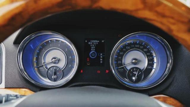 “伪豪车”！？——克莱斯勒300c评测-