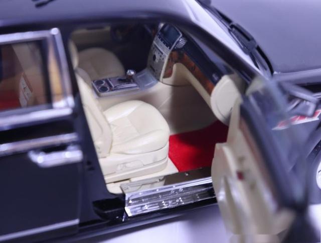 【超神评测】超神带你领略红旗CA7600J检阅车模型的风采-