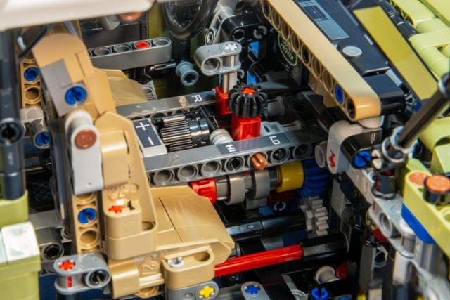 乐高史上最难拼装的科技车模42110路虎评测-