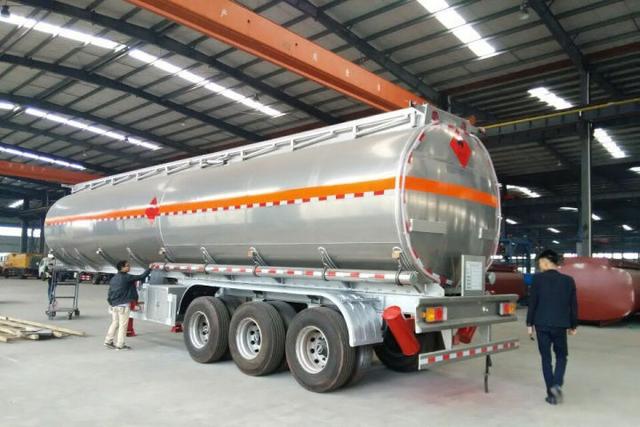 柴油（汽油）加油车多少钱一辆-