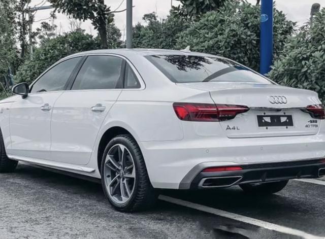 提车啦!奥迪A4L时尚动感，全款落地30.3万，这价如何-