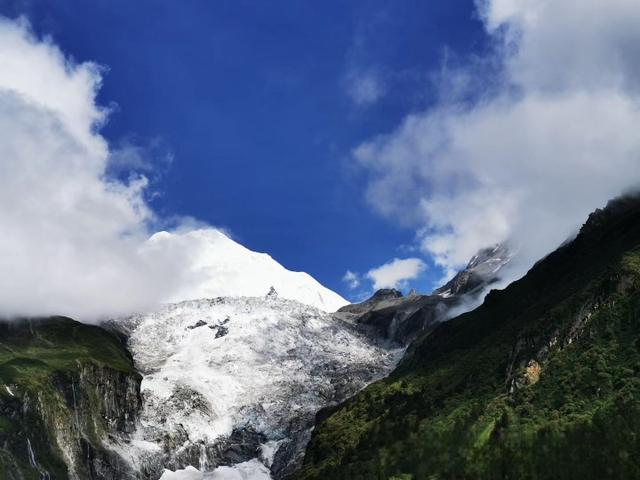 成都到西藏租车一趟大概多少钱?-