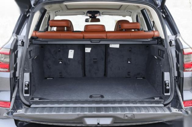 宝马X5评测:搭载3.0T发动机,最大马力340Ps,动力强-