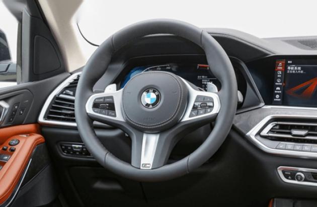 宝马X5评测:搭载3.0T发动机,最大马力340Ps,动力强-