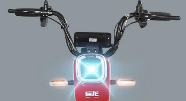 载重王电动车评测:搭载1000W电机,续航200km,还能拉150公斤货-