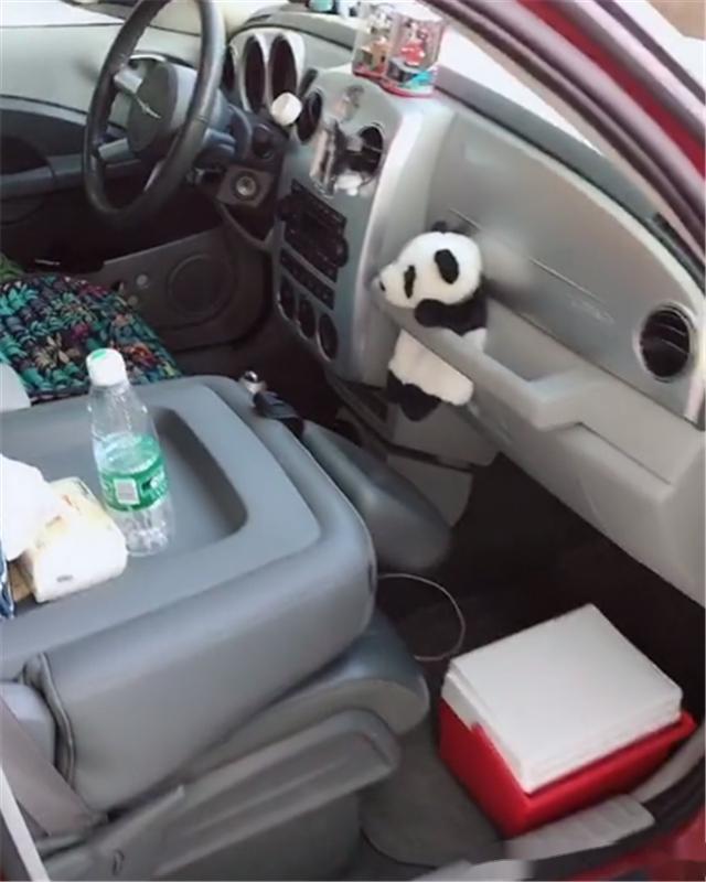 实拍克莱斯勒PT 漫步者,落地26万,马力145匹,12.2秒破百-