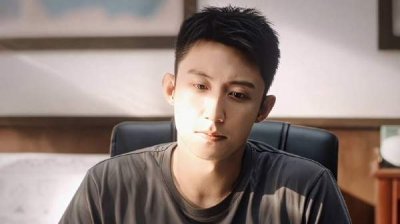 雪迷宫郑北郑南什么关系?两人是兄妹吗