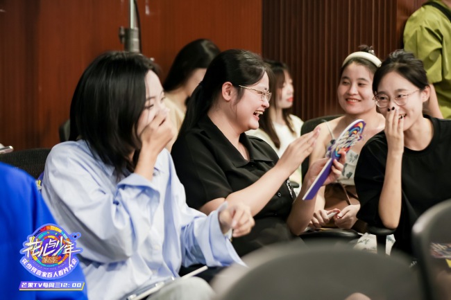 真不愧是真人秀TOP1 “花少6”连看片会也如此与众不同!