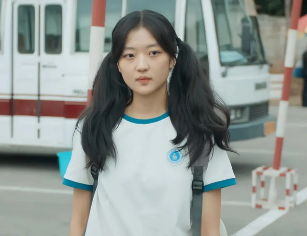 迎风的青春程苗苗是亲生的吗?程苗苗人物解析