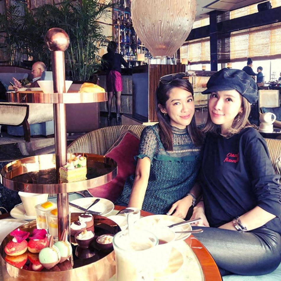 林志颖娇妻陈若仪晒与闺蜜下午茶时光
