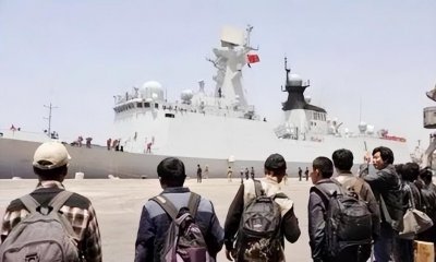 15年海军也门撤侨细节:舰炮待机状态,警戒标牌上写“闲人勿近”