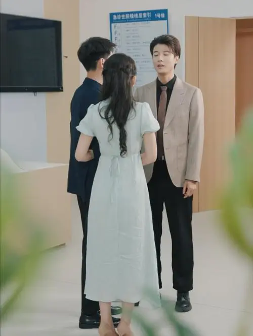 《温柔追捕》短剧故事梗概,剧情介绍