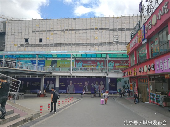 随拍义乌火车站,客流量很大,从这里乘车很方便,可以直接去横店