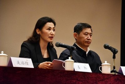​中国最美女校长姜虹：39岁任教授，49岁成校长，现55岁仍优雅知性