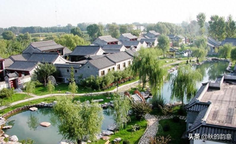 北京蟹岛度假村总占地3300亩,著名景点有 城市海景水上乐园