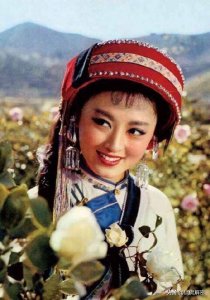 ​杨丽坤照片引回忆：最美的金花，永远的阿诗玛，她的美惊艳了时光