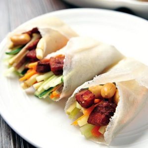 ​贵阳街头最常见的小吃「丝娃娃」做法太简单了！快学起来