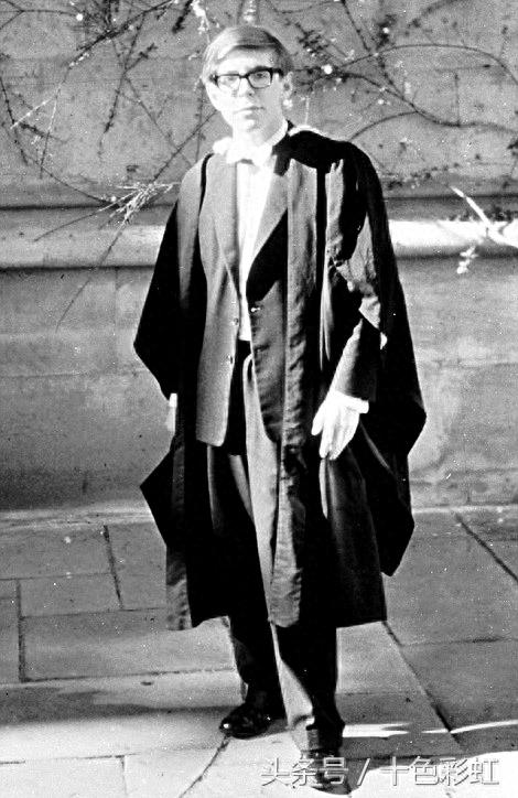 霍金珍贵历史照片全公开 最后一张在北京天坛冥想宇宙特别震撼