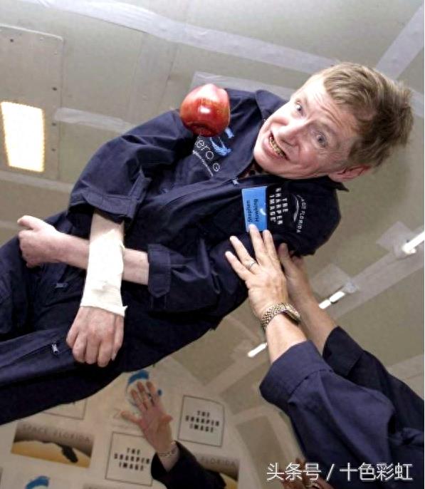 霍金珍贵历史照片全公开 最后一张在北京天坛冥想宇宙特别震撼