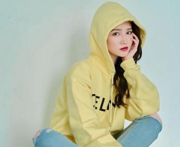 李沁撤单身声明被疑脱单,杨洋成怀疑对象,两人青涩过往确实很甜