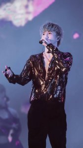 ​高清无水印壁纸之世界上最好的薛之谦