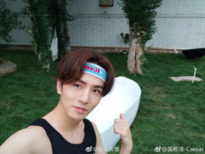 吴希泽23岁生日快乐,新的一年,尽情书写属于你得更多可能