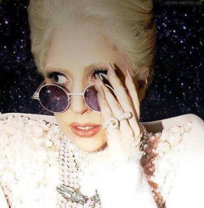 Lady Gaga发长文道歉,表示无条件支持性侵受害者!