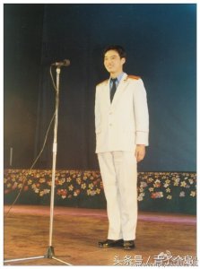 王迅晒军旅旧照 网友:你和前妻婚礼上也穿的军装 人生如戏!