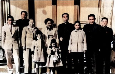 中泰建交前,泰国仿效古代送质子办法,送了两个孩子来中国