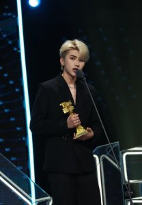 蔡徐坤的“情人”到底是谁?