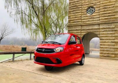 富路摩旅三轮车评测:搭载奇瑞600cc双缸发动机,百公里油耗4.5L