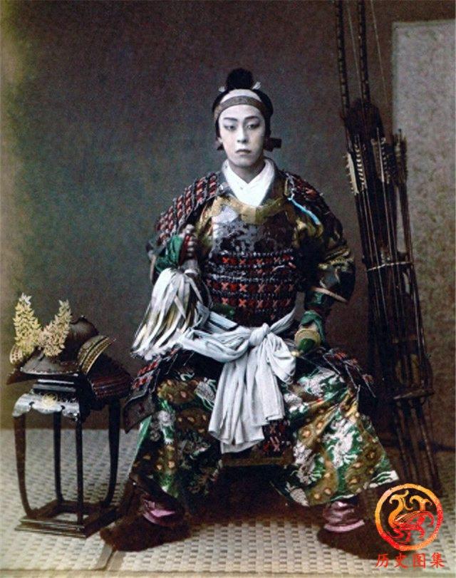 日本武士老照片：身材矮小却面露杀气，图九女武士长相漂亮很罕见