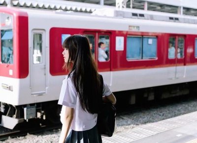 男人跟女人谈性话题说明什么,男的和女的聊性话题正常吗