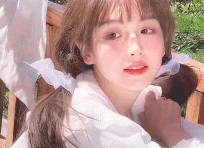 女生说自己丑怎么回答?用甜甜的情话去赞美她