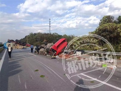 突发!丰城东昌高速发生一交通事故,相关部门已在现场处理中