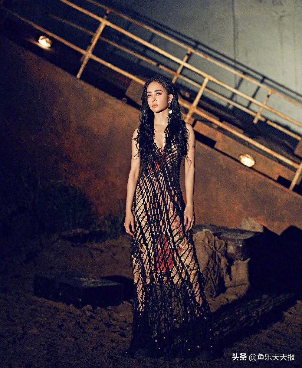 蔡依林新MV发布,与32猛男流落荒岛,网友:太酷了吧