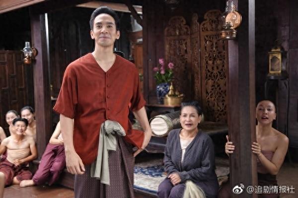 泰剧《天生一对》大结局旮旯gay生双胞胎坤P开心的露出老母亲微笑