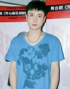 ​沈腾年轻时的帅气程度看到这些照片，你就会明白！