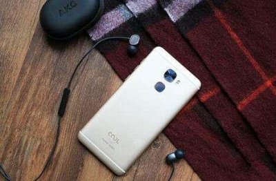 酷派S1它的现实表现很好!